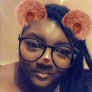 Meet your Posher, Nietra